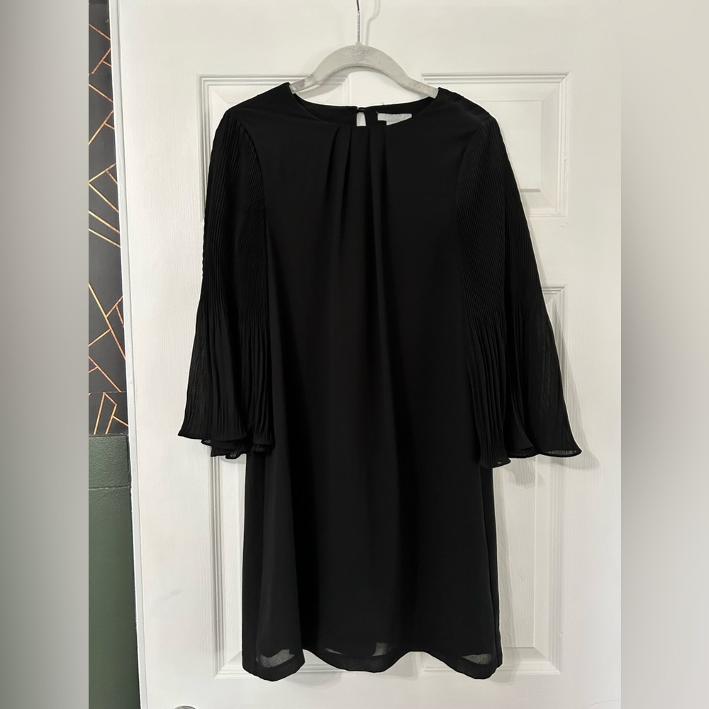 Women H&M Dress Size 2 Black Pleated Sleeve